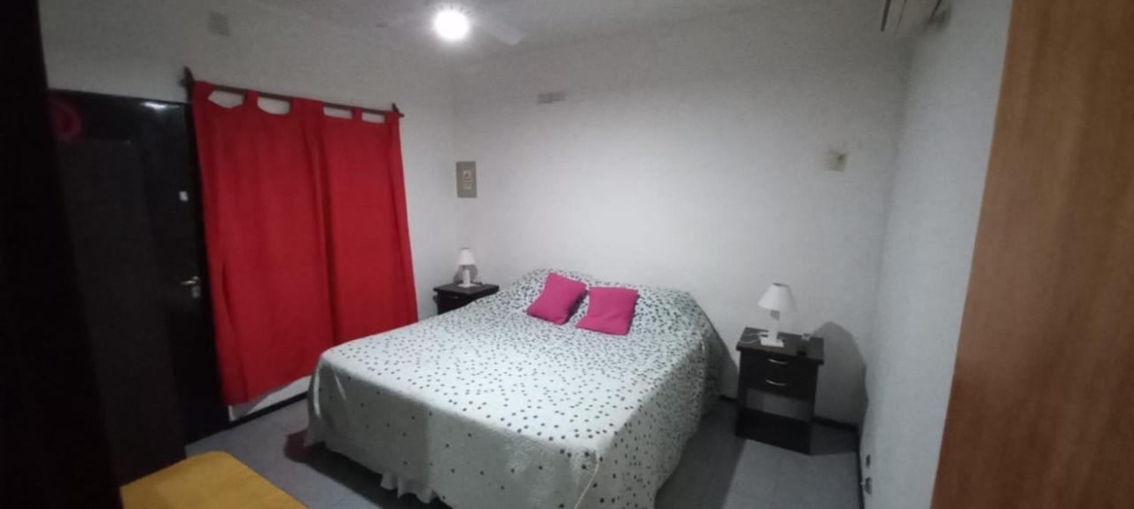Apartamentos Willy - En Zona Residencial Con Estacionamiento Mendoza Exterior photo